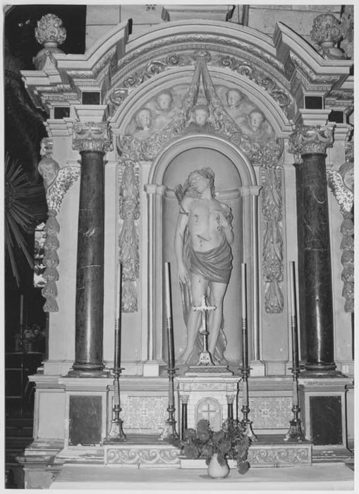 autel, retable et statue : Saint Sébastien