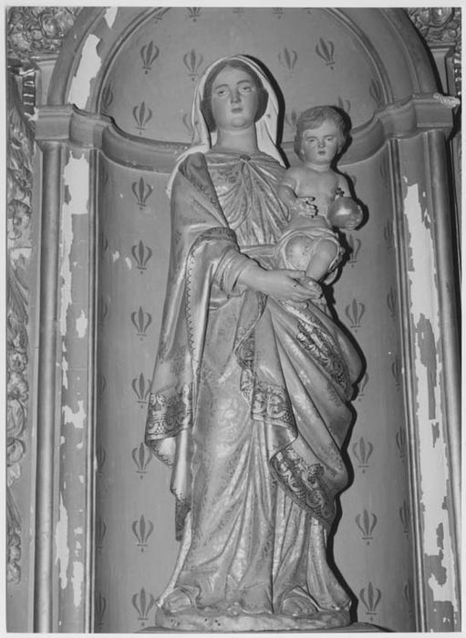 autel, retable et statue : Sainte Vierge, détail