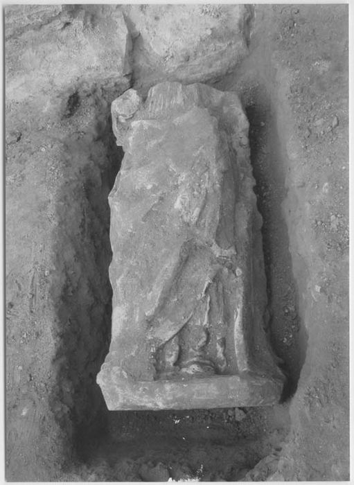 Statue (fragment) : Saint évêque