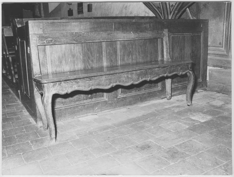 ensemble de trois bancs : banc-coffre - © Ministère de la Culture (France), Médiathèque du patrimoine et de la photographie, diffusion GrandPalaisRmn Photo