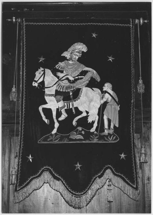 bannière de procession : Saint Martin et la Vierge - © Ministère de la Culture (France), Médiathèque du patrimoine et de la photographie, diffusion GrandPalaisRmn Photo