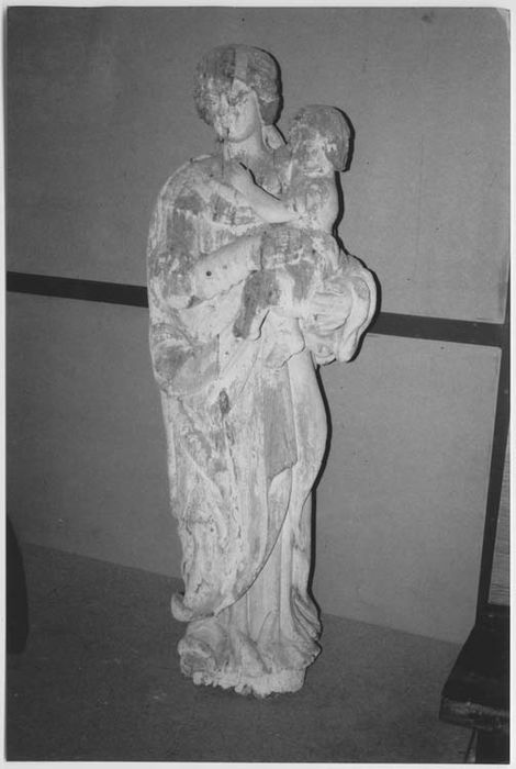 Statue : Vierge à l'Enfant