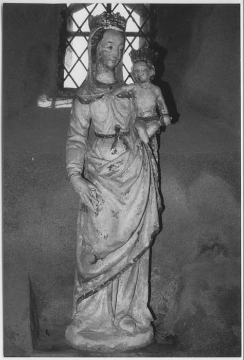 statue : Vierge à l'Enfant (La)