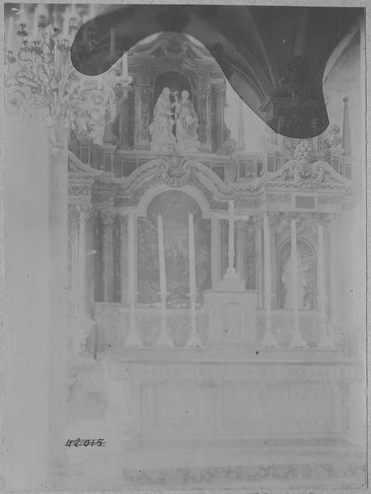 autel, retable, statues : La Trinité, Saint Pierre, Saint Jean l'Evangéliste (maître-autel), vue partielle