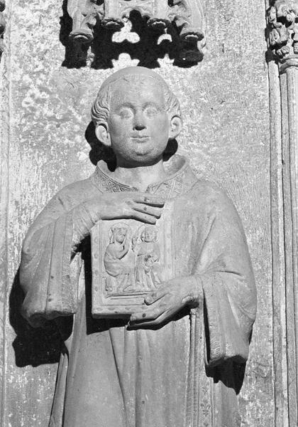 Monument funéraire de Pierre de Roquefort, statue grandeur nature (à gauche) : archidiacre, détail du buste