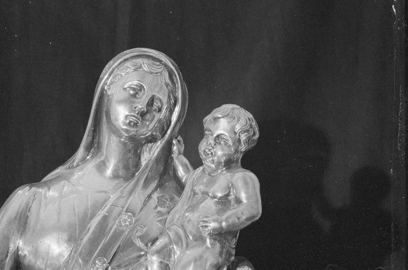 Statuette en argent : Vierge à l'Enfant, détail des bustes de face