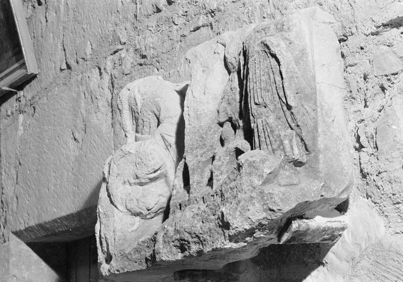 Bas-relief, fragment : Le Supplice subi par les Martyrs de Caunes, de trois quarts face