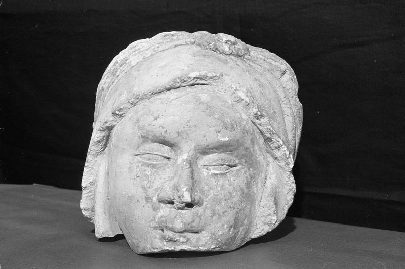 Statue, fragment : tête de sainte Marie-Madeleine, de face