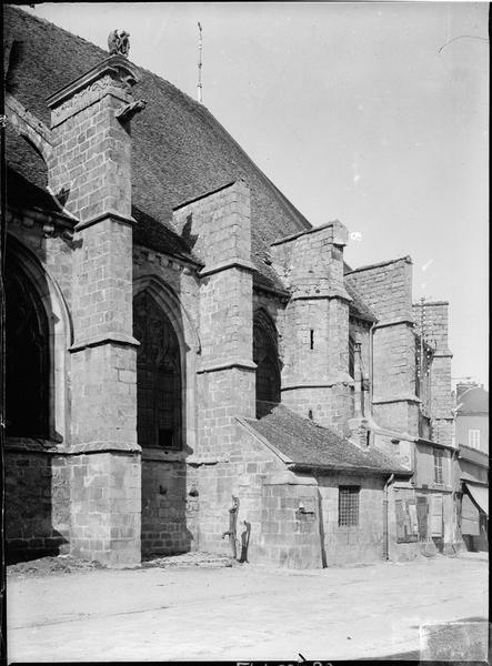 Abside, côté sud, et boutiques accolées