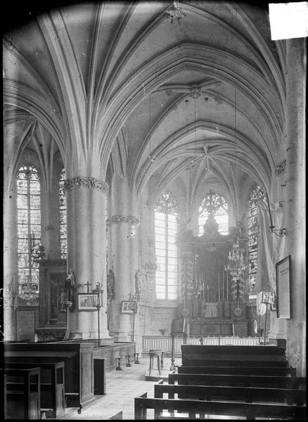 Intérieur : choeur depuis la nef