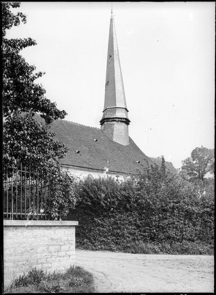 Ensemble sud avec clocher à flèche