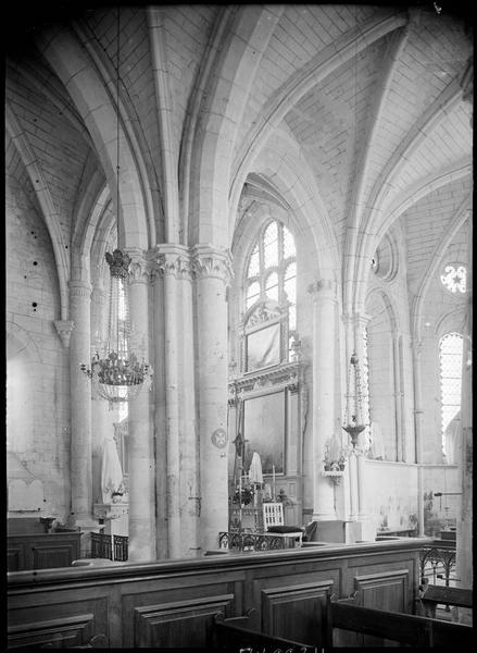 Intérieur : choeur vers le bas-côté nord et retable