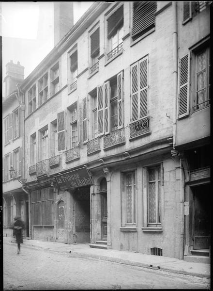 Façade sur rue, siège du journal La Tribune de l'Aube