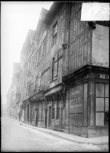 Façade à pans de bois sur rue