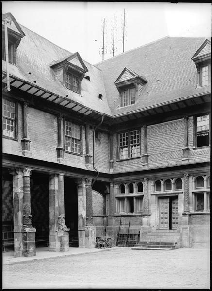 Angle de façade sur cour