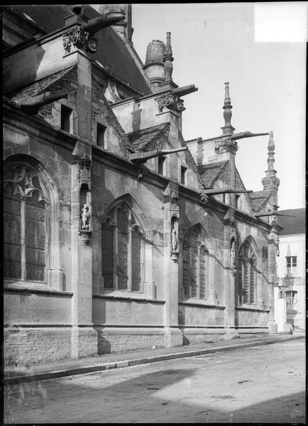 Façade nord, vue partielle