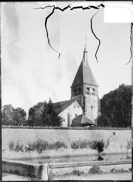 Ensemble nord-ouest avec clocher