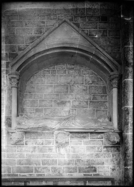 Monument funéraire dit de Héribert, évêque d'Auxerre