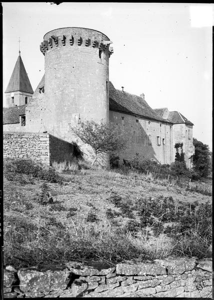 Tour de ronde depuis l'extérieur des remparts