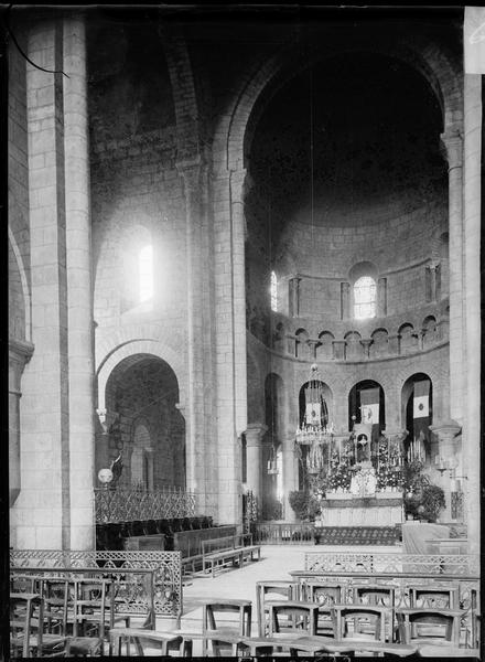 Intérieur : choeur avec stalles