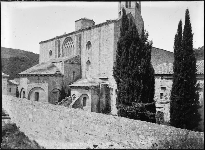 Ensemble nord-est, abside de l'église