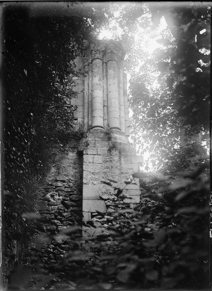 Détail de la chapelle : colonnes