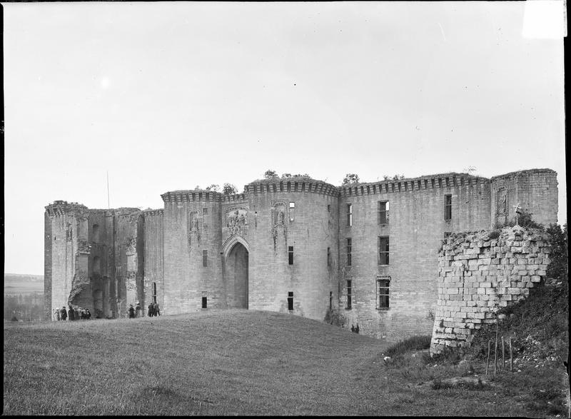 Ensemble ouest, châtelet d'entrée et mur d'enceinte