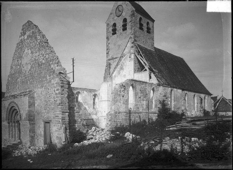 Ensemble sud-ouest avec clocher