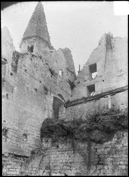 Grand logis, depuis l'intérieur du château