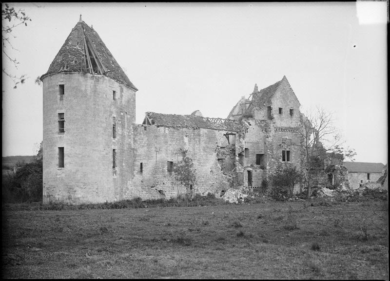 Ensemble nord-ouest : tour canonnière et remparts