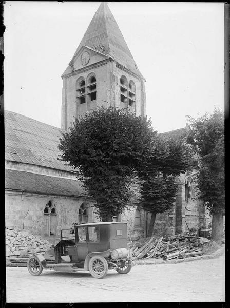 Ensemble sud-ouest avec clocher, en travaux