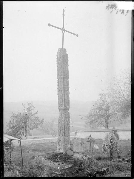 Croix de cimetière