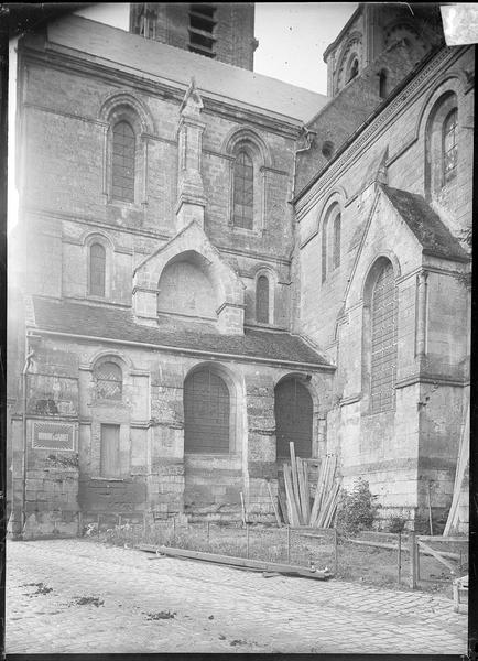 Nef et transept avec contrefort du croisillon sud