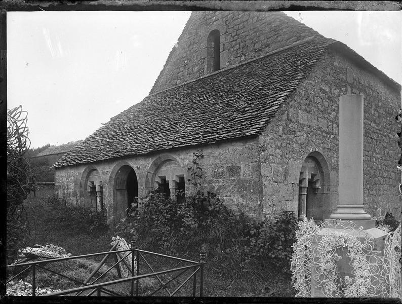 Porche à baies géminées