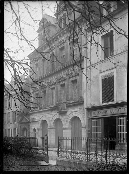 Façade sur rue en perspective