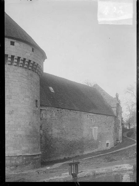 Tour et partie du mur