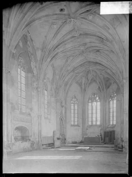 Intérieur de la chapelle : nef vers le choeur