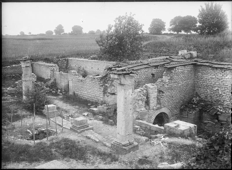 Vestiges de la ville gallo-romaine, colonnes, élévations