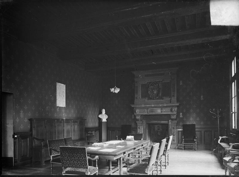 Intérieur : Salle des Avocats avec cheminée