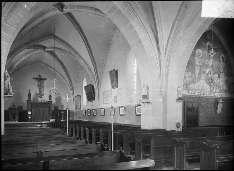 Intérieur : nef vers l'entrée