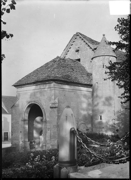 Façade ouest, porche