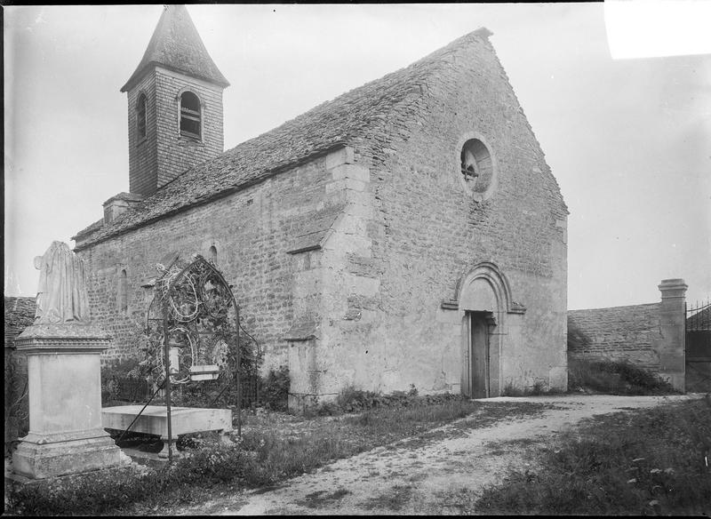 Ensemble nord-ouest et cimetière au premier plan