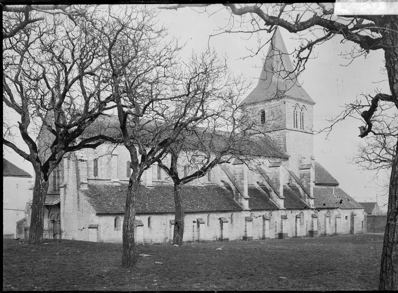 Ensemble sud-ouest avec clocher