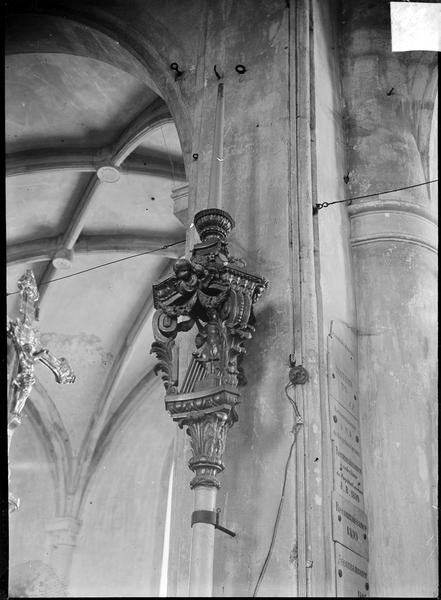 Intérieur : porte-cierge de procession