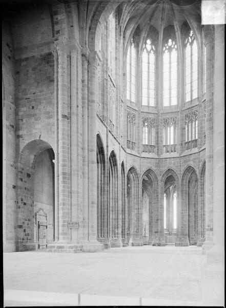 Intérieur : choeur depuis la croisée du transept