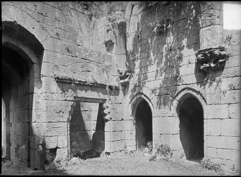 Intérieur : une des tours de la Porte des Tours