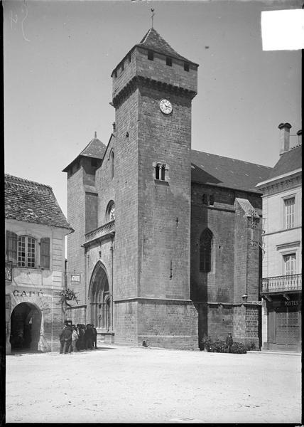 Ensemble sud-ouest avec le clocher fortifié