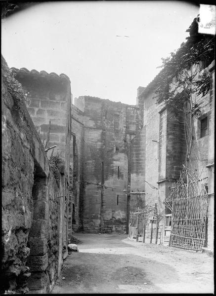 Le Grand cloître, chapelle d'Innocent VI