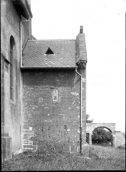 Bras sud du transept et arc d'entrée