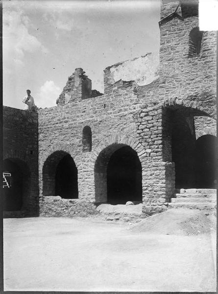 Galerie du cloître de la cour, partie restaurée